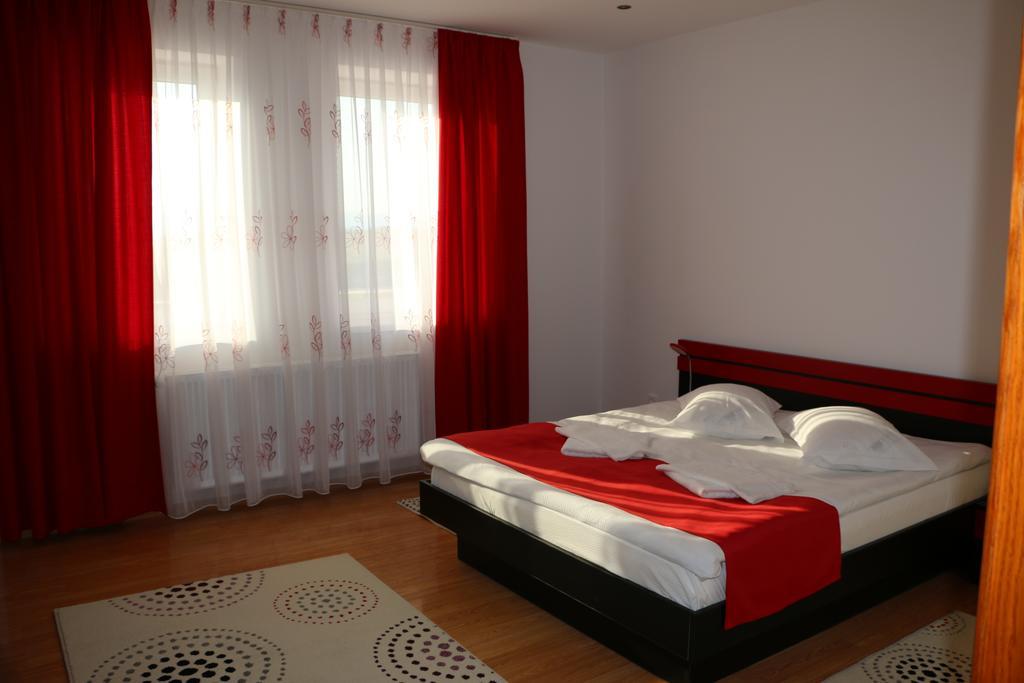 מיירקורה-צ'וק Sanderson Apartments חדר תמונה