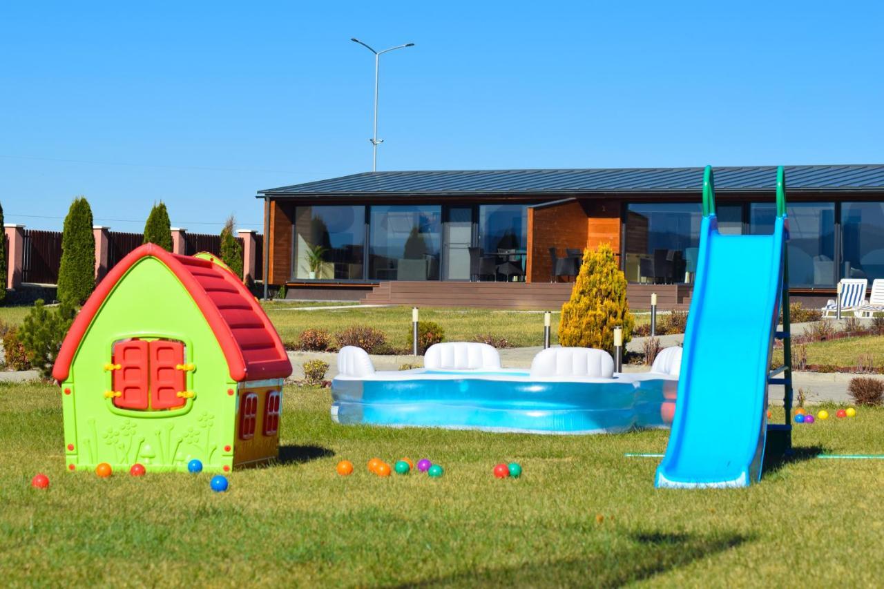 מיירקורה-צ'וק Sanderson Apartments מראה חיצוני תמונה